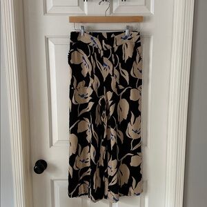 Cupio Black and Tan Wide Leg Pants